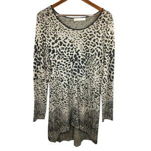 Christina‎ Leopard print sweater with gold accents Size Large